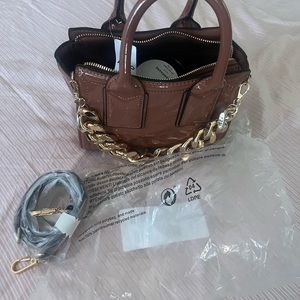 Hand bag